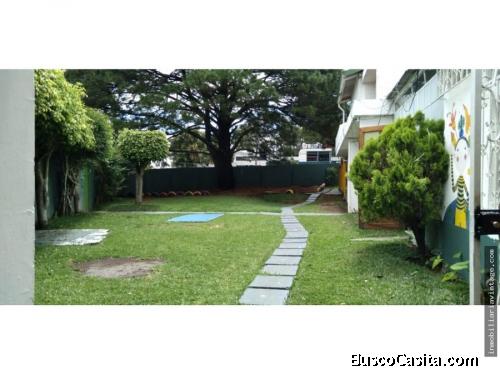 Amplia Casa Comercial en Renta Zona 15