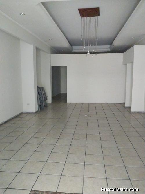 ALQUILO LOCAL ALTAMENTE COMERCIAL EN C.C. DE ZONA 10
