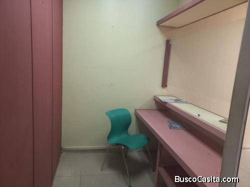 Oficina en alquiler sobre 12 Calle zona 9     70 metros
