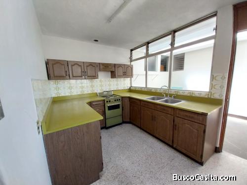Apartamento en zona 9 en renta