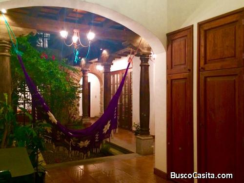 Casa amueblada en renta dentro de condominio en el centro de #AntiguaGuatemala! 