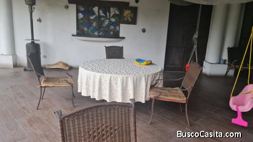 Vendo casa grande sobre Carretera Interamericana Mixco