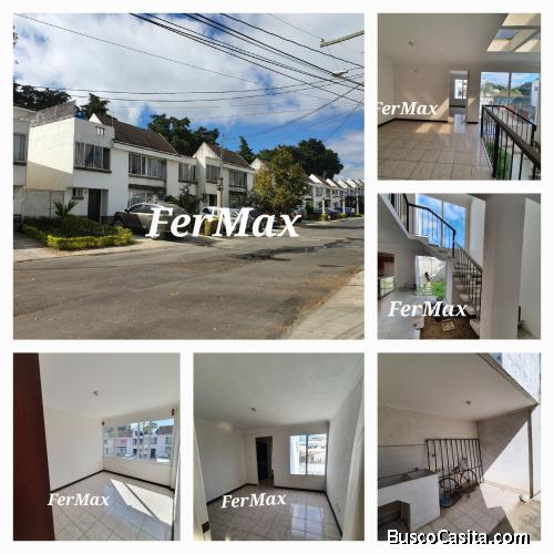 Se VENDE casa en Residenciales de San José Pinula 