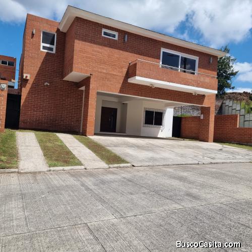 Casa en venta en Condominio Buenafuenta Km. 16.5 CAES