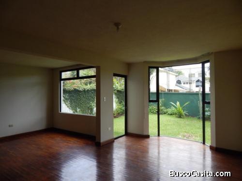 Casa en Km. 15.5 Carretera al Salvador Condominio Monte Limar