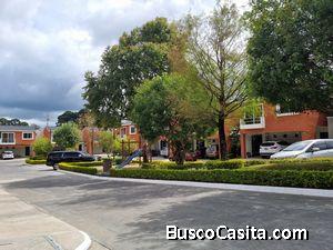 Casa en venta en Condominio en zona 16