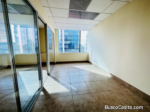 OFICINA TABICADA EN RENTA EN EUROPLAZA Z-14.