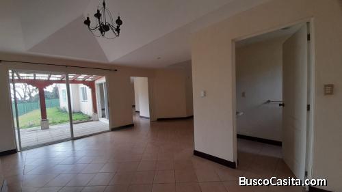 RENTO CASA EN KM. 22 CARRETERA SALVADOR CASA Y CAMPO