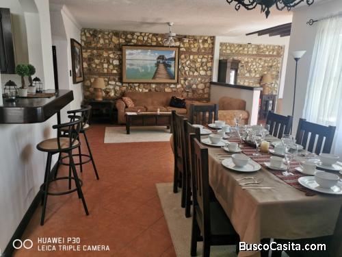 Casa en venta en Colonia Las Charcas Condominio El Roble 2 Zona 11