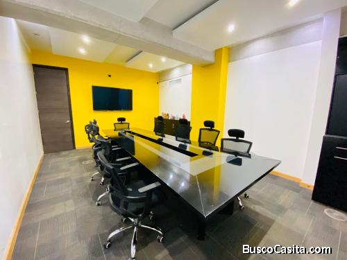 Alquilo Oficina en zona 10 amueblada y equipada