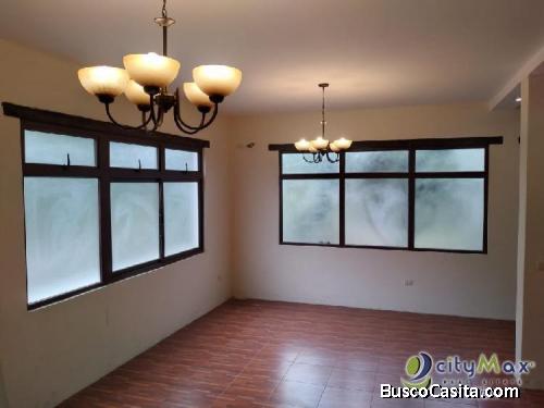 En renta, Citymax Antigua ofrece apartamento de 2 niveles en carretera a Ciudad vieja.