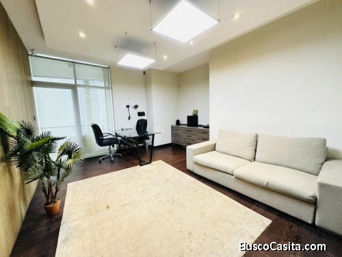 OFICINA DE 215 m² En Renta en Zona 10 