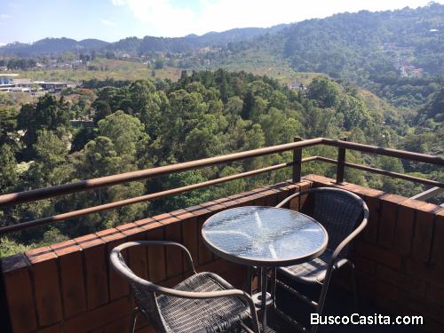 SE RENTA APARTAMENTO AMUEBLADO Y EQUIPADO EN EDIFICIO CATALONIA EN ZONA 15 VHI