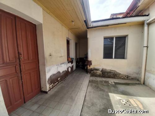 Vendo Propiedad con Casa Para Remodelar a 1 Cuadra del Hospital San Juan De Dios Zona 1 Capital