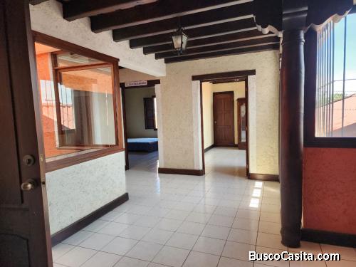 Hermosa estilo colonial en San Cristóbal Sector B1