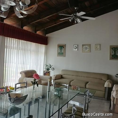 CASA EN VENTA EN SAN CRISTÓBAL VISTA AL VALLE ORIENTE