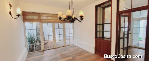 Casa Residencial o Comercial en Renta Zona 10 Garita