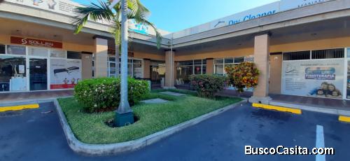 Locales en renta en Centro Comercial de Villa Nueva