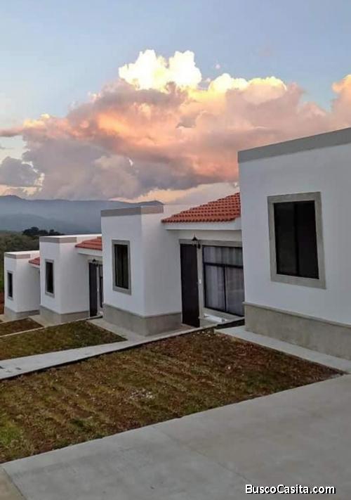 CASA EN VENTA EN FRAIJAES, EXELENTE UBICACION GARITA, CALIFICA  CON REMESAS