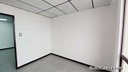 Oficina en Renta Edificio Plaza Profesional Zona 13