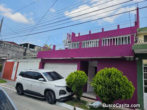 Casa con Apto independiente en Venta Rivera del Rio SMP