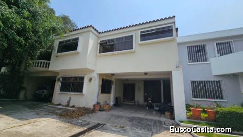 Casa en venta La Arboleda en San Cristobal