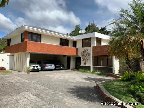 Vendo casa en exclusivo sector de San Cristóbal