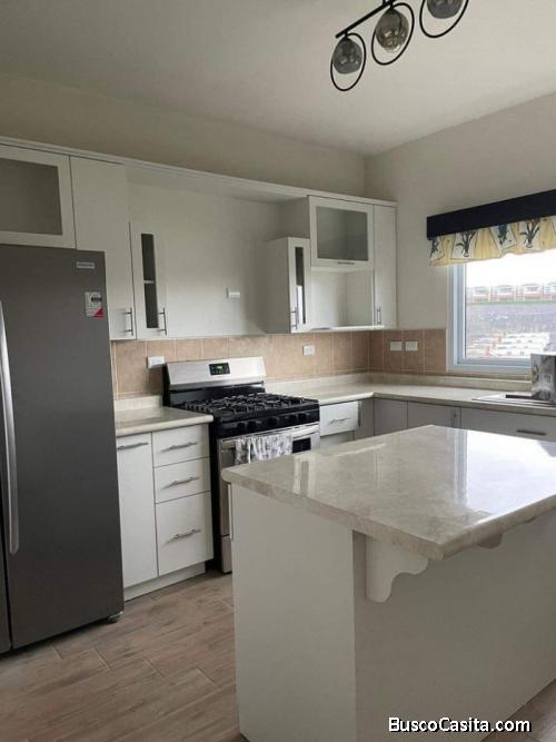 Casa Semi-Amueblada en Renta en Carr. A El Salvador