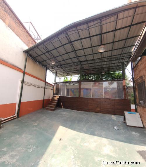 Casa con Piscina en zona 11 San Jorge