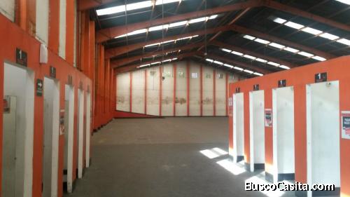 RENTO NAVE EN CALLE PRINCIPAL FUERA DE GARITA ZONA 6 DE MIXCO