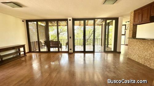 Town House con pérgola zona 15 cercano a Cayala 3 habitaciones