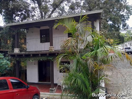 En renta, Citymax antigua ofrece  casa con o sin muebles en Santa Lucía Milpas Altas