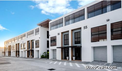 OFICINA EN RENTA DENTRO DE COMPLEJO EMPRESARIAL ZONA 4 MIXCO