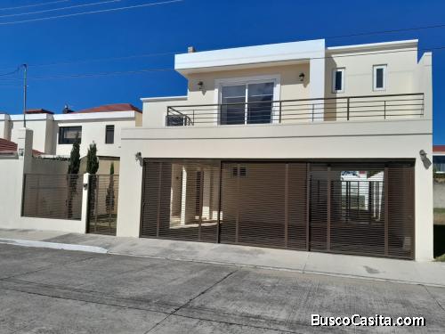 Casa Con Jardin En Venta Condominio Los Manantiales Ces; Idi: 133483