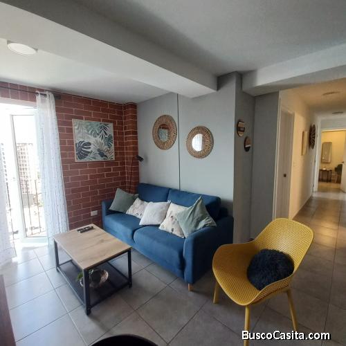 Apartamento amueblado en renta en edificio zona 4