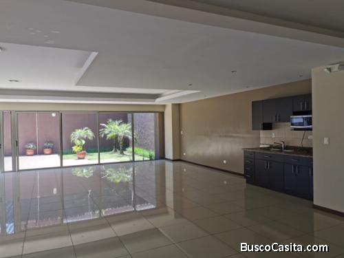 Lujoso Apartamento En Renta En Zona 14; Idi: 136135