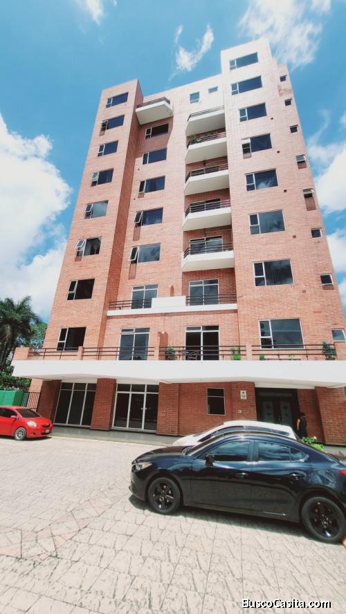 Oficina de 80 mts. en Renta en Zona 13 Final Las Américas