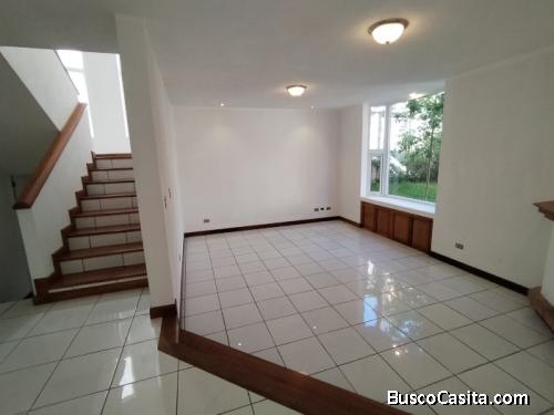 Casa en venta Condominio Los Diamantes 4 habitaciones 4 parqueos CES