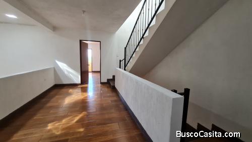 CASA NUEVA  EN LOMA REAL SAN CRISTOBL 