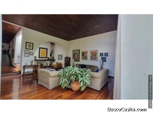 Preciosa casa de lujo en z10