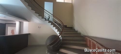 RENTO CASA EN ZONA 13 