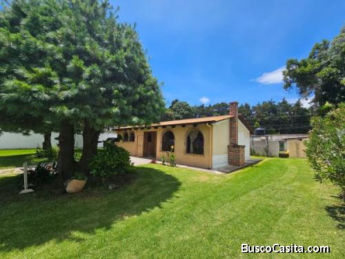 CASA EN VENTA EN JARTDINES DE  SAN LUCAS 4