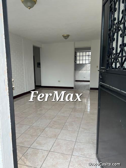 Se ALQUILA casa en zona 17, Lomas del Norte. Recién Remodelada!