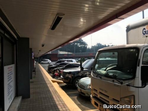 Local En Alquiler En Plaza Comercial Km 13.5 Ces; Idi: 122302