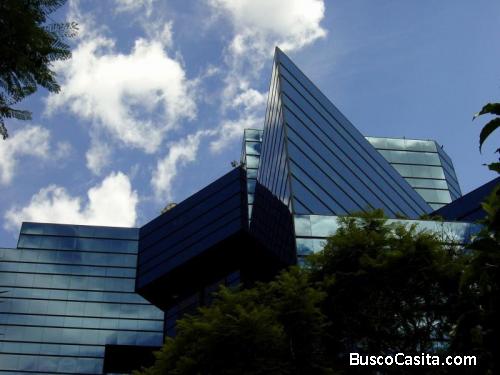 Oficina En Zona 10 Guatemala En  Alquiler; Idi: 136876