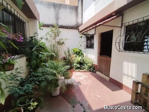 Casa En Venta Bosques De San Nicolas Z.4 De Mixco; Idi: 135995