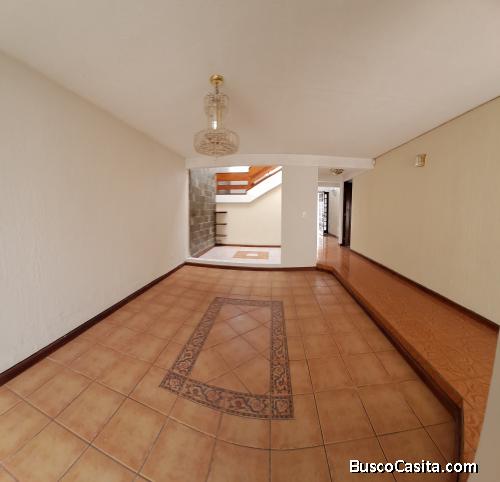 Hermosa Casa En Venta En Pinares De San Cristóbal Mixco; Idi: 134559