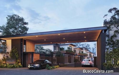 Exclusiva Casa En Venta En La Zona 10 Con Jardín ; Idi: 126987