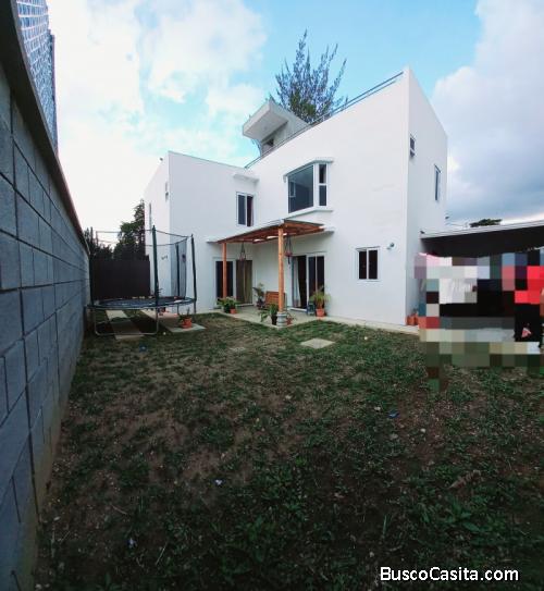 Se Vende Casa En Hacienda Las Viñas, Cruce De Olmeca; Idi: 122728