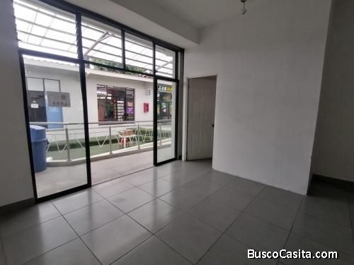 Citymax Alquila Excelente Local En Plaza De Zona 12; Idi: 117738